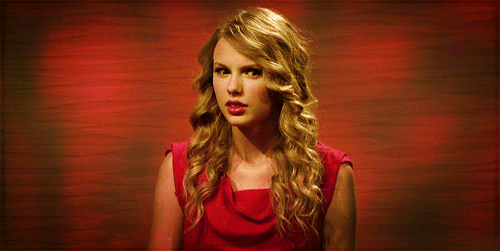 Taylor-Swift-Confused-look.gif