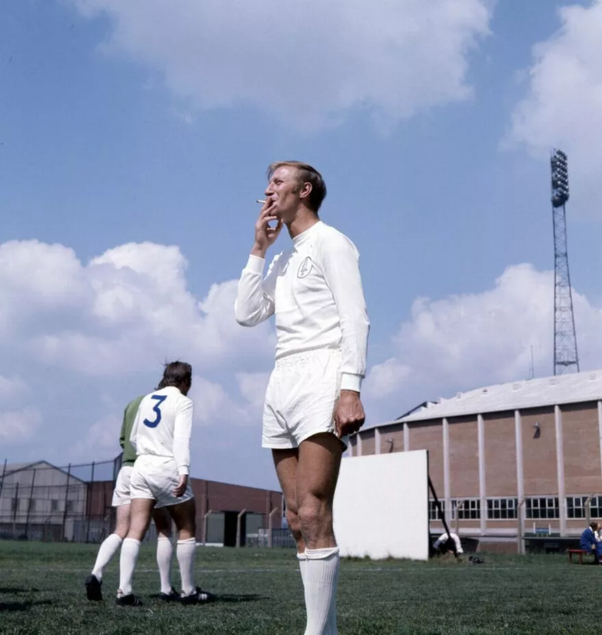 Leeds-United-footballer-Jack-Charlton-smoking-a-cigarette-during-a-training-session-August-1970.jpg