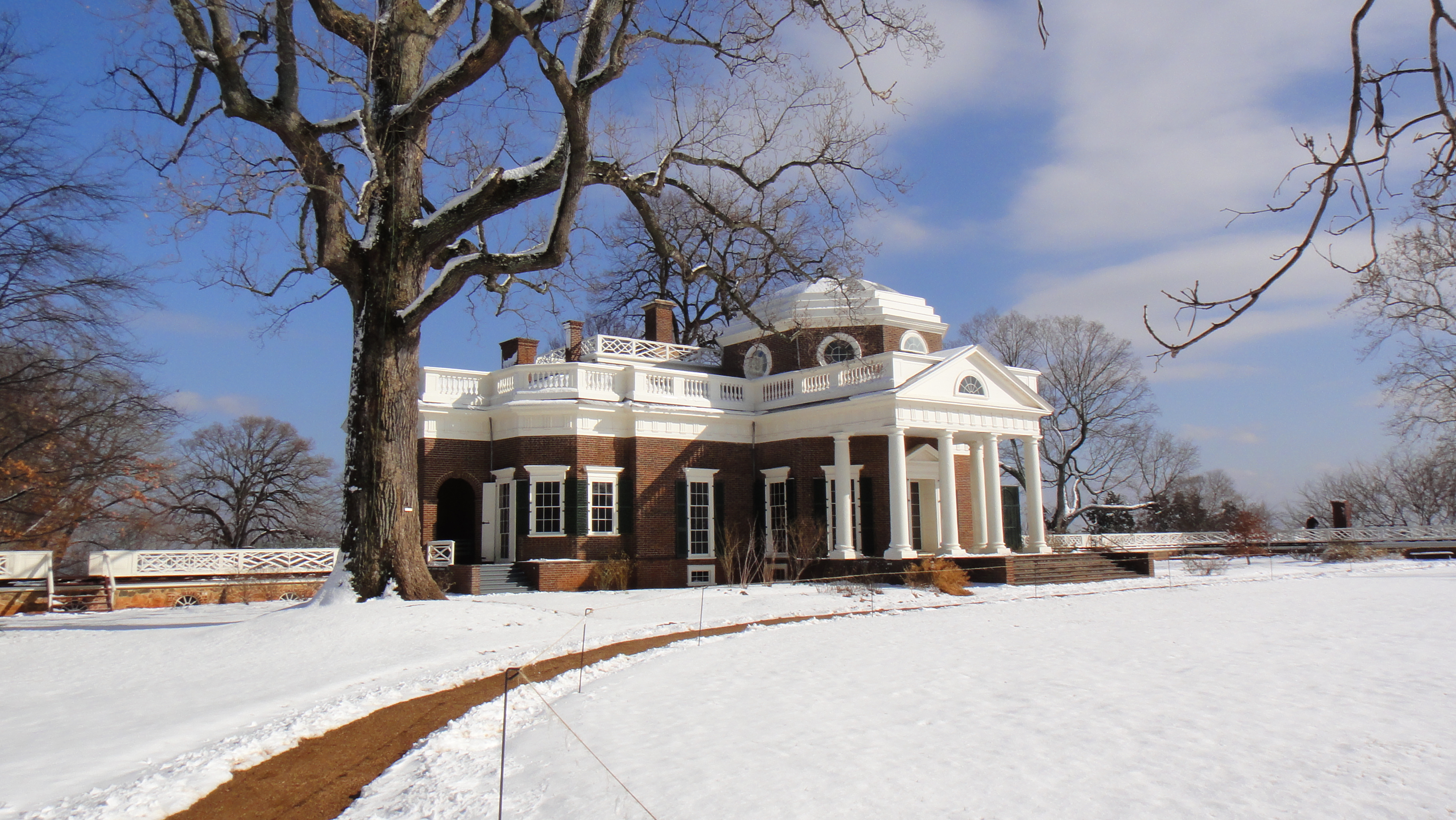 Monticello_after_Snow_Storm_DSC00059.JPG