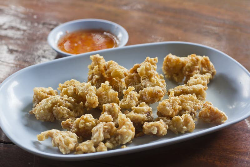 fried-chicken-tendon-sweet-chilli-sauce-25407818.jpg