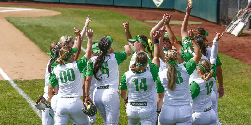 Oregon-Softball-vs.-Washington-Game-3-3-e1431639412750.jpg