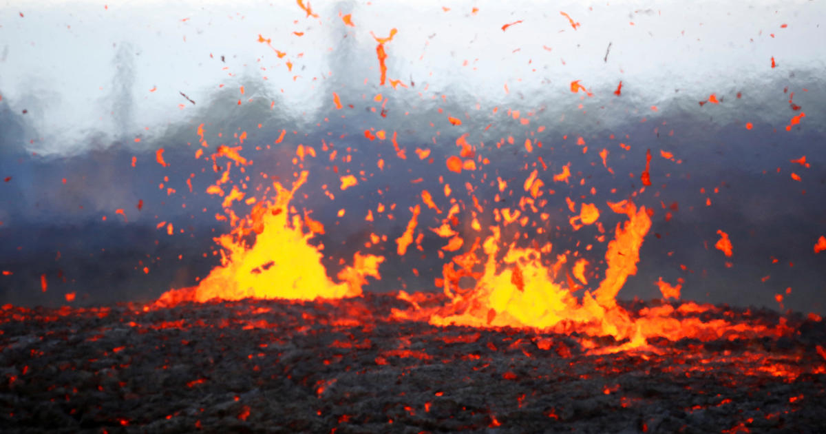 hawaii-volcano-eruption-2018-05-15t090715z.jpg